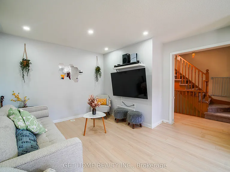38 Suitor Ct — Photo 5