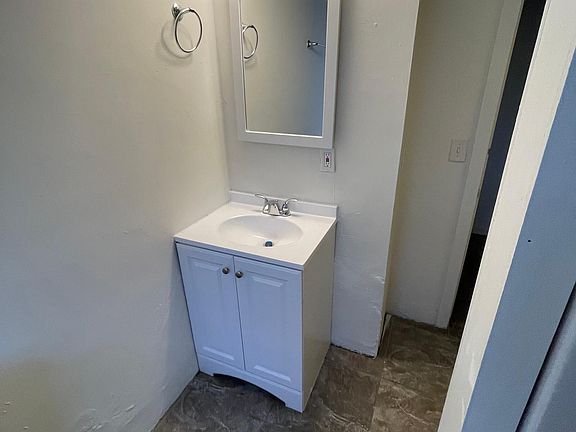 5th image of 1606 18th Ave S APT 1