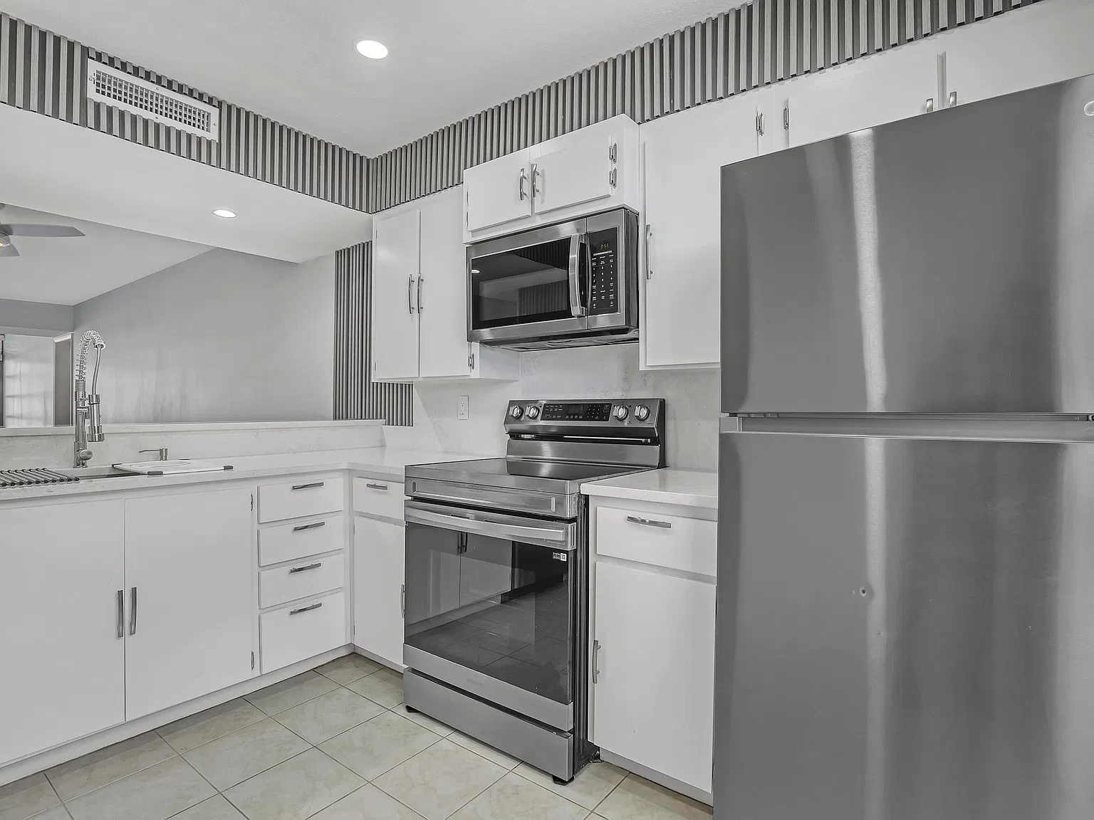 3650 Whitehall Dr — Photo 4