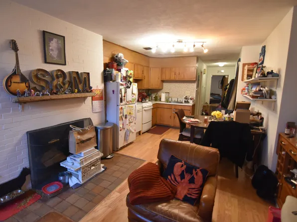 37 Garrison Rd APT A, Brookline, MA 02445