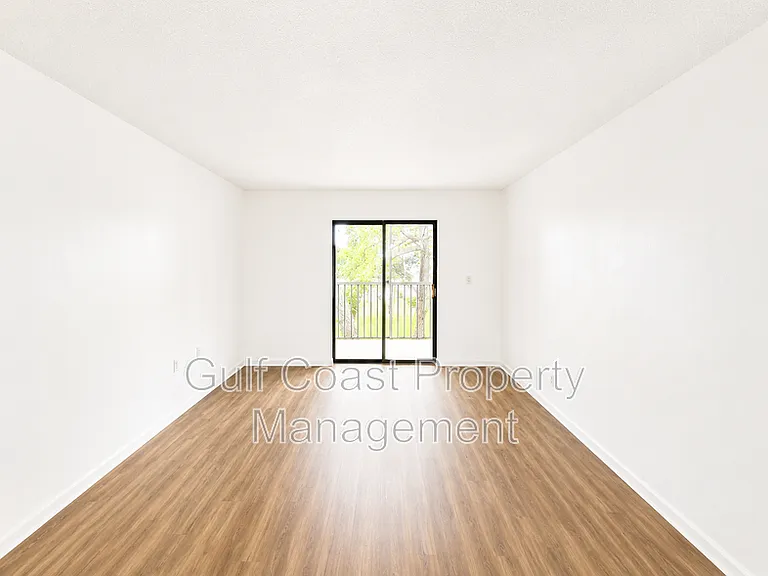 5310 26th St W #1406 — Photo 2