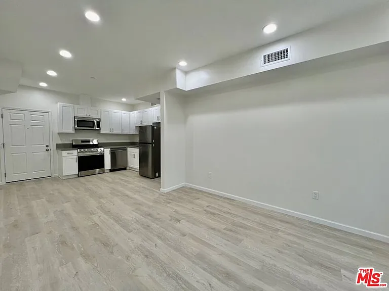 1409 N Hobart Blvd #101 — Photo 9