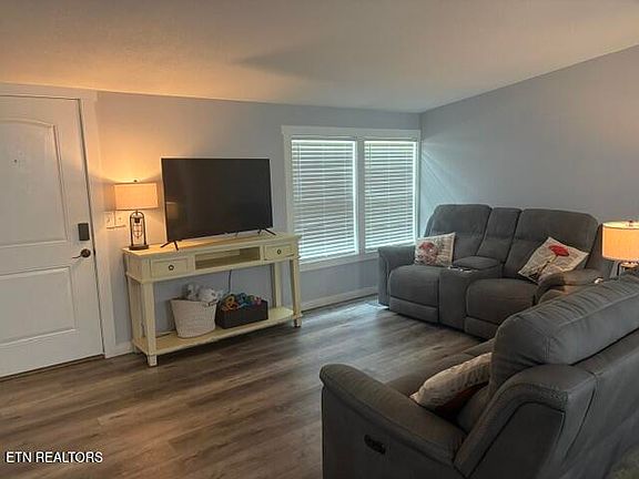 4th image of 114 Chris Lail Way