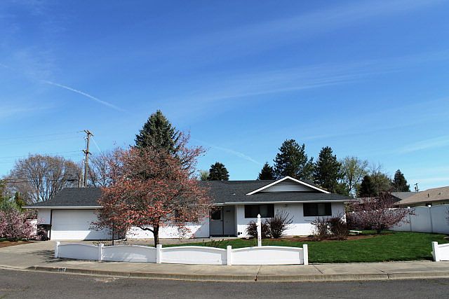 1st image of 867 Dow Dr