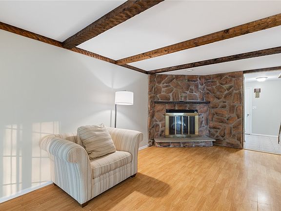 2nd image of 3761 Lotus Cir