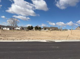 24 Falcon Ridge Dr, Pocatello, ID 83201