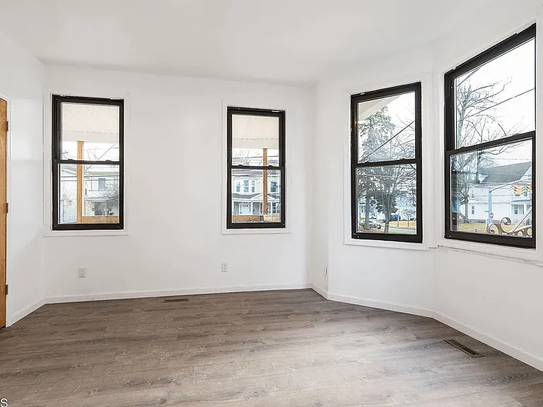 84 N Allen St #1 — Photo 18