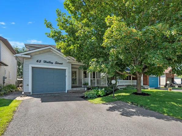 65 Halley St, Ottawa, ON K2J 3W3