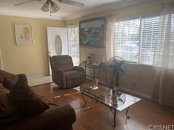 5th image of 919 E Saint Andrew Pl
