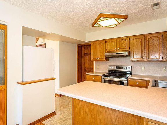5th image of 1055 Misty Ct