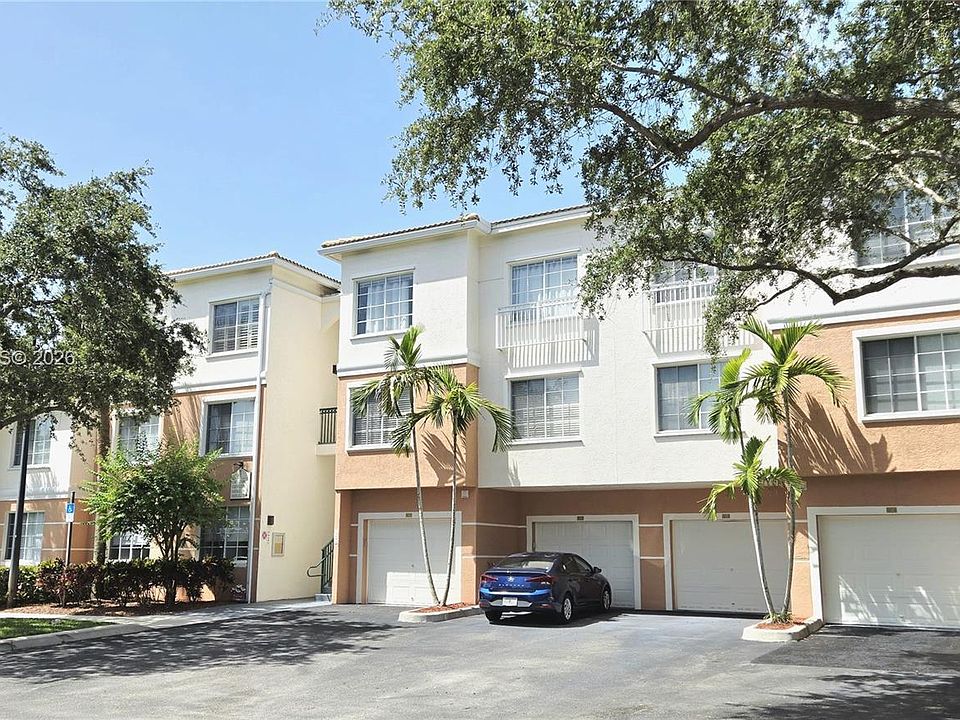 1st image of 1307 Myrtlewood Cir E #1307