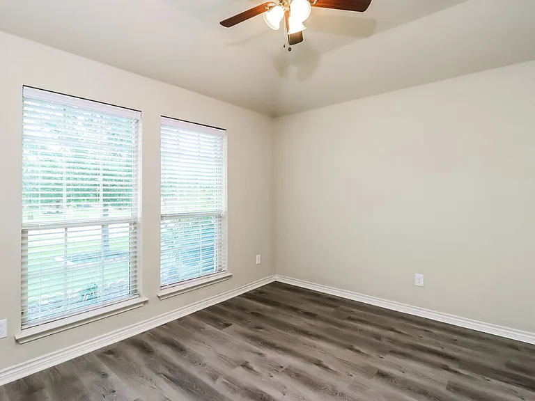 160 Spring Hollow Dr — Photo 14