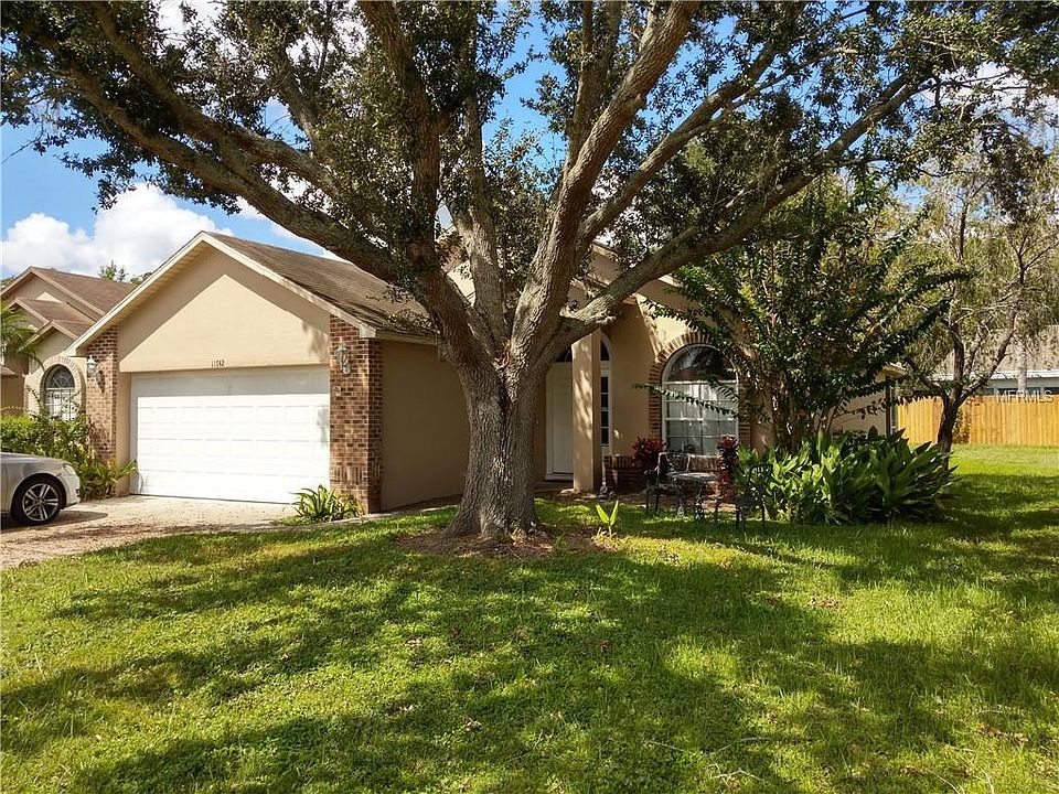 2nd image of 11742 Cranbourne Dr
