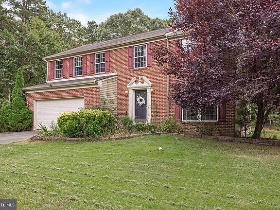 2nd image of 15 Holly Hills Ln