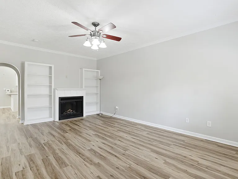 618 Spence Enclave Way — Photo 2
