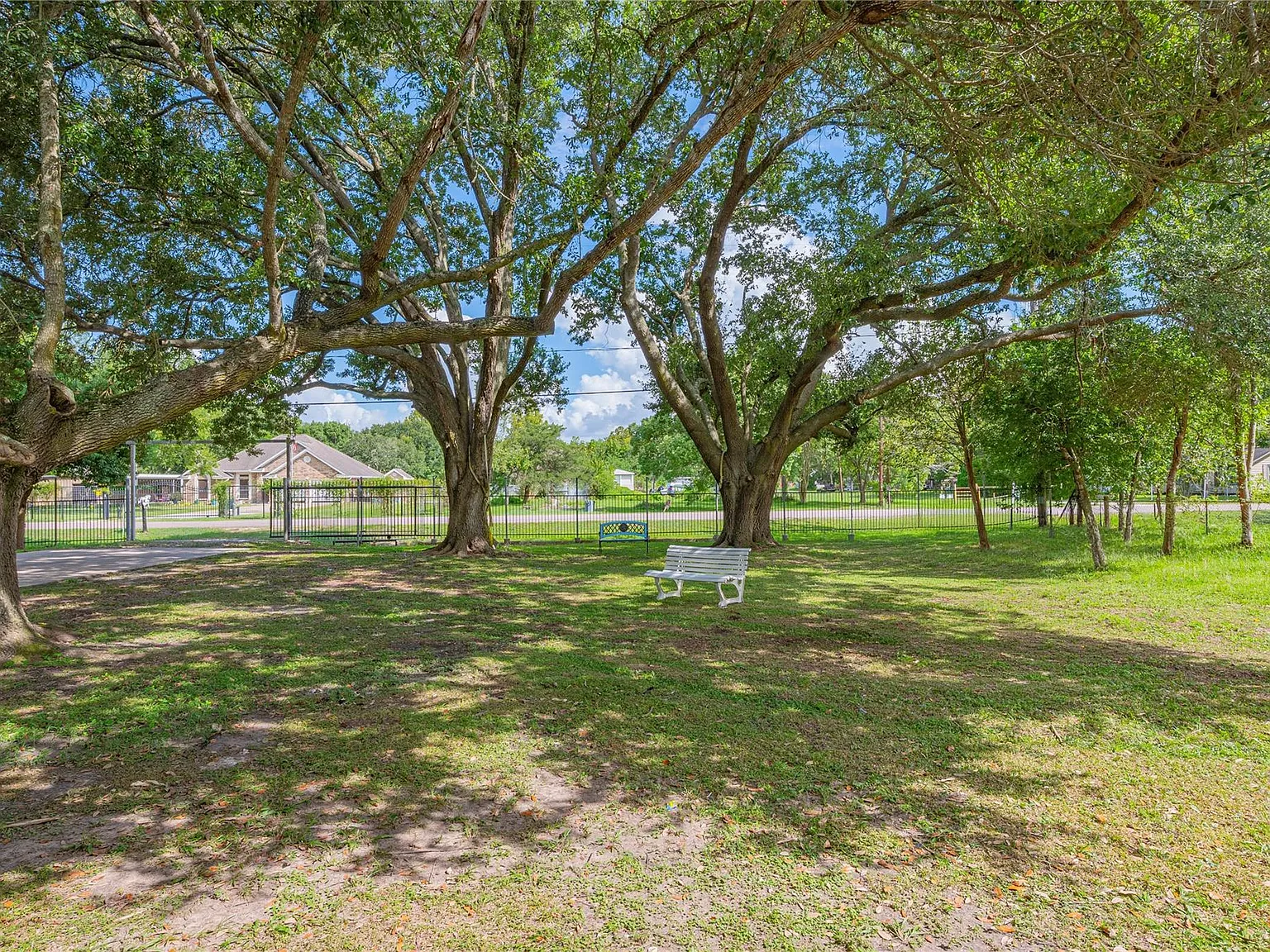 4 bed, 6.0 bath, 2335 sqft, $2,500 — Photo 4