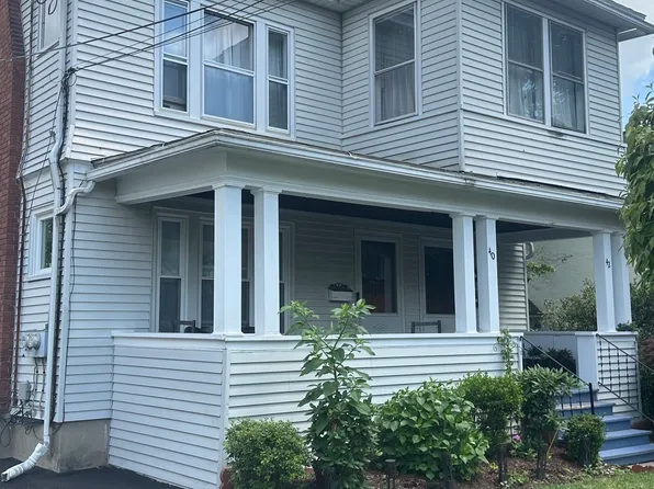 40 Quaker Ln S, West Hartford, CT 06119