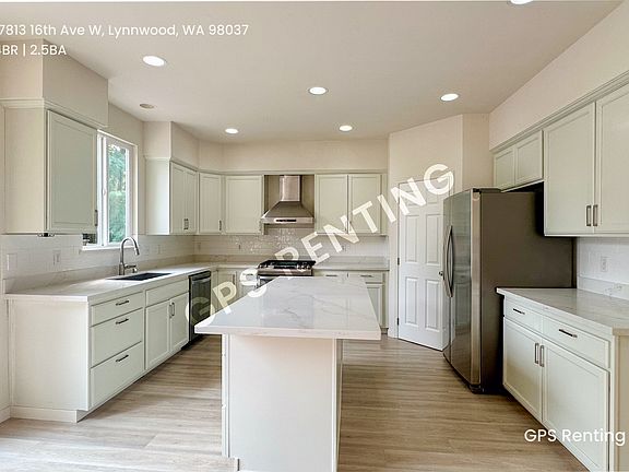 4th image of 17813 16th Ave W
