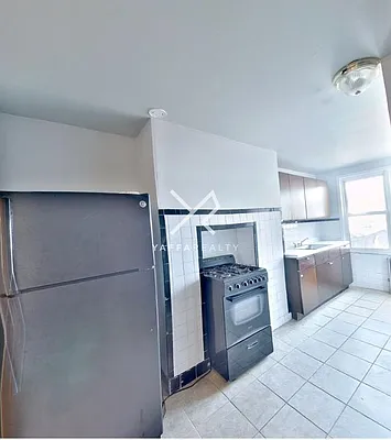 Rented by Yaffa Realty LLC | media 1