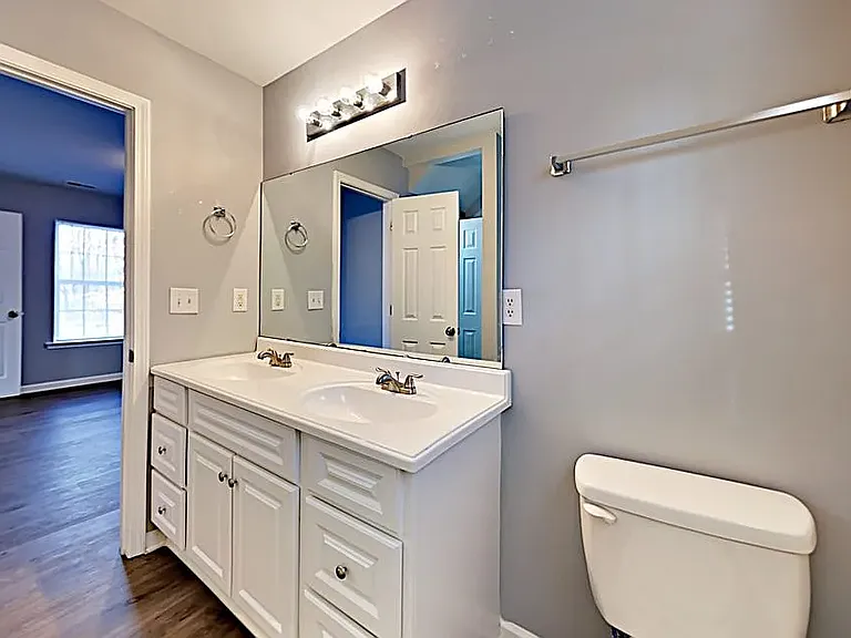 2805 Kendrick Dr — Photo 4