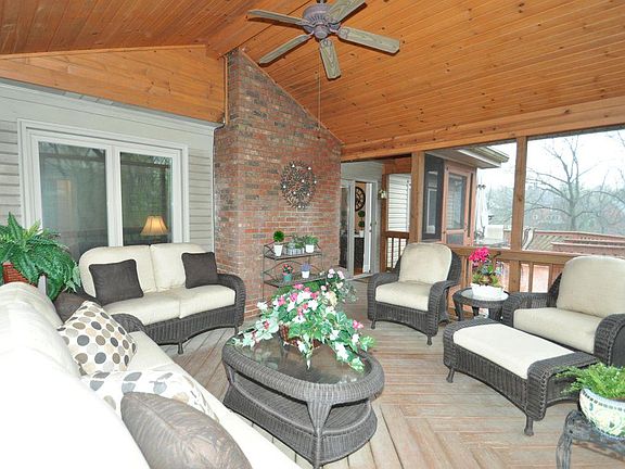 3rd image of 10817 Quince Ct