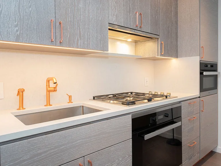 1 City Point #29C — Photo 9