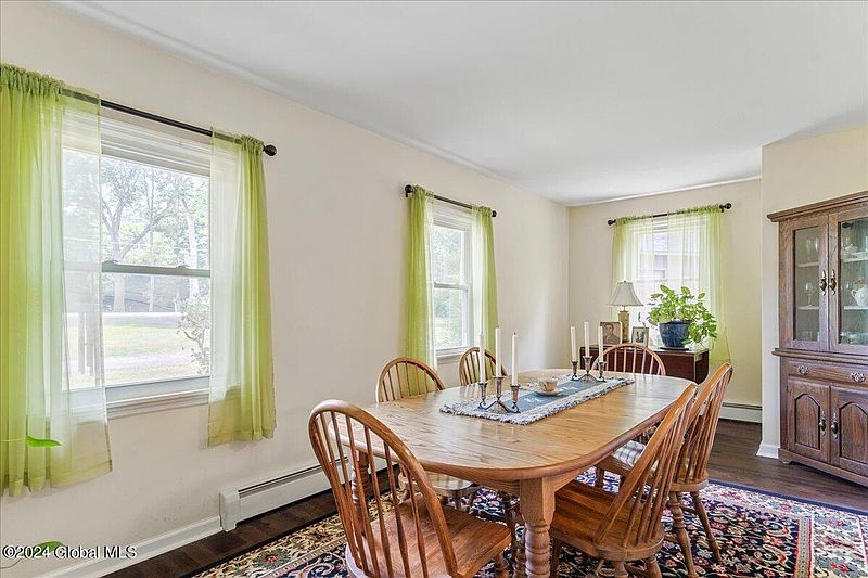 4th image of 1130 Meadowdale Road