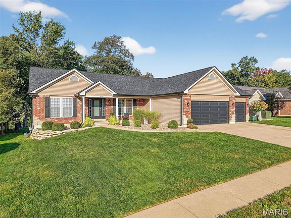 3rd image of 4225 Broken Rock Dr