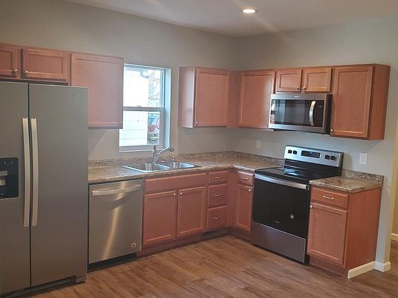 2nd image of 304 N Woodlawn Ave
