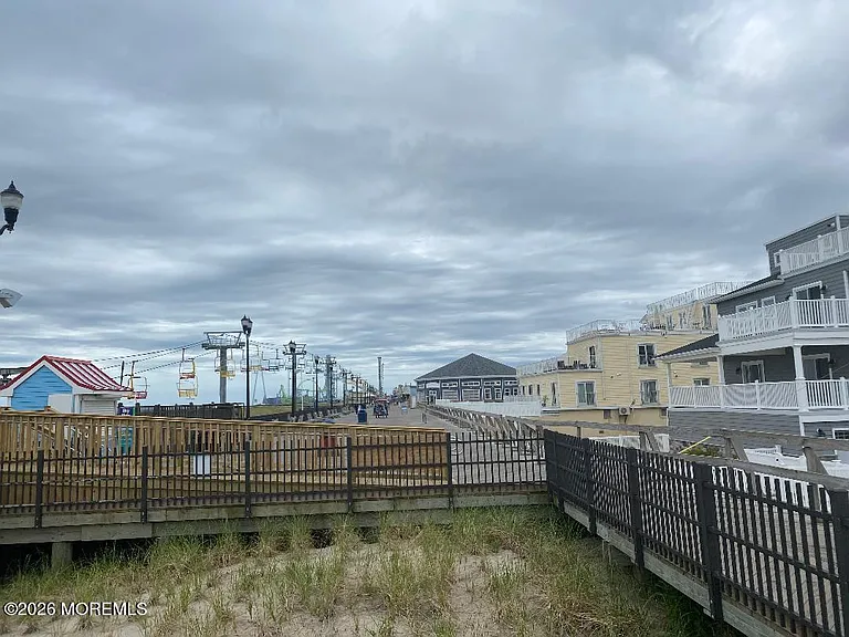 1515 Boulevard #18 — Photo 22