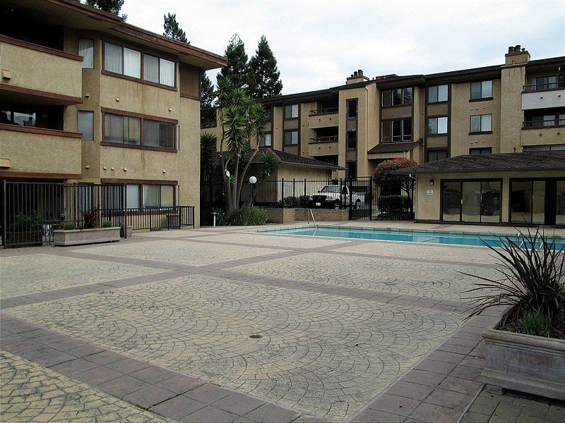 1st image of 26937 Hayward Blvd APT 110