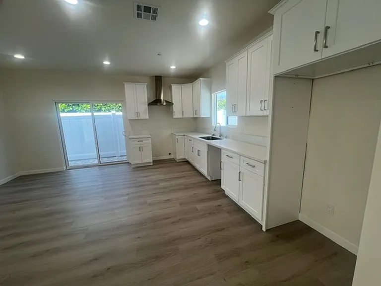 7317 -7321 Garden Grove Avenue — Photo 96