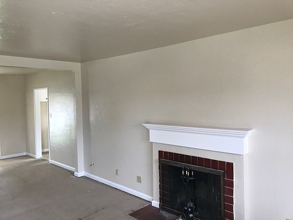 4th image of 22057 Cameron St
