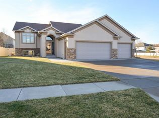 905 W Eagle Ridge St, Sioux Falls, SD 57108