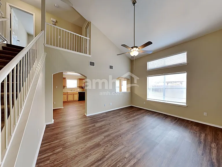 1011 Aiken Dr — Photo 7