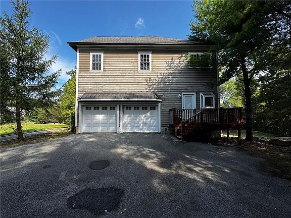 5th image of 4 Townsend Ln