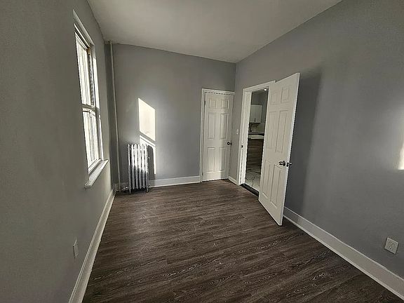 3rd image of 1034 S Orange Ave #6C