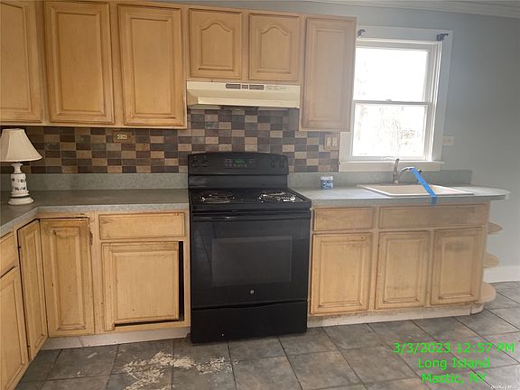 2nd image of 117 Patchogue Ave