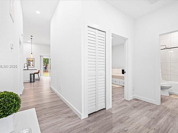 5th image of 1222 Nelson Rd N