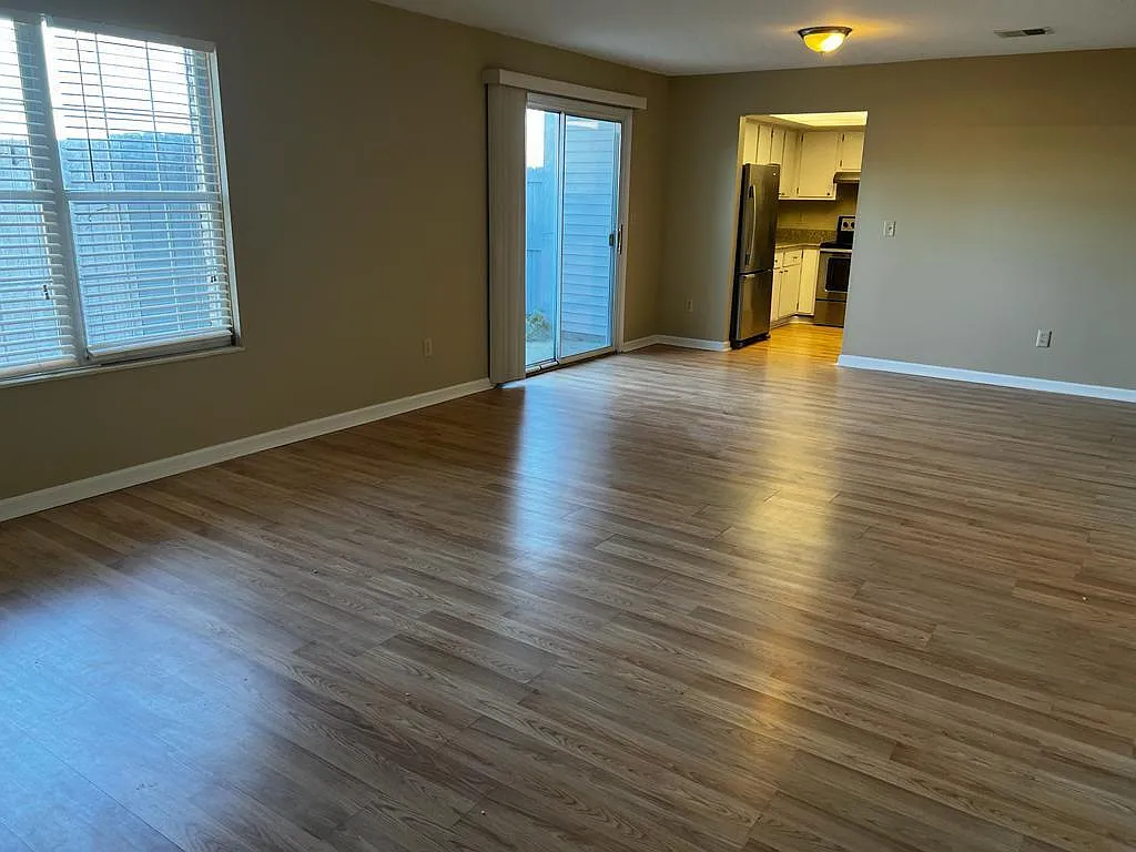 2080 Park Run Dr — Photo 3