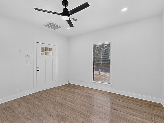 5th image of 2609 Avenue G