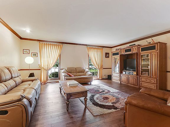 4th image of 3916 Snowbird Ln