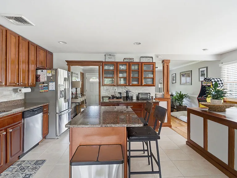 22 Hart St — Photo 16