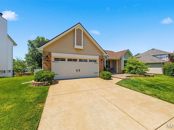 5th image of 33 Georgetown Cir
