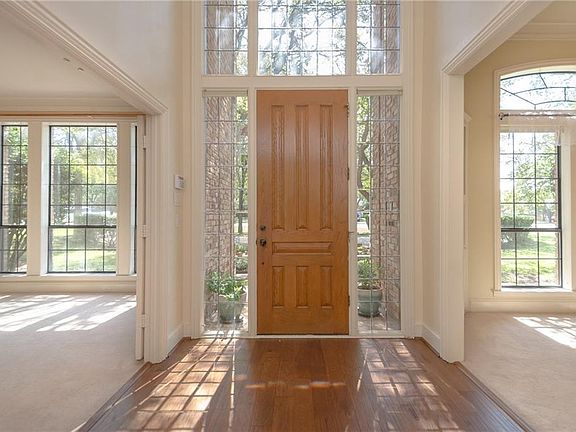 2nd image of 160 Winding Creek Way