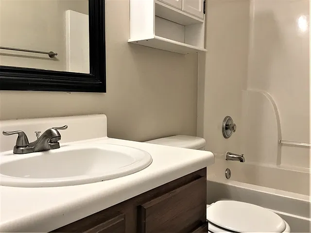 517 Lindsborg Trl — Photo 12