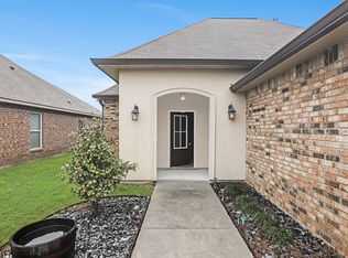 42451 Baystone Ave, Prairieville, LA 70769
