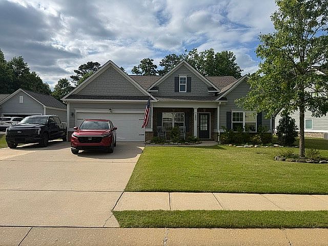 1st image of 550 Lakeridge Dr
