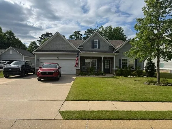 550 Lakeridge Dr, Trussville, AL 35173