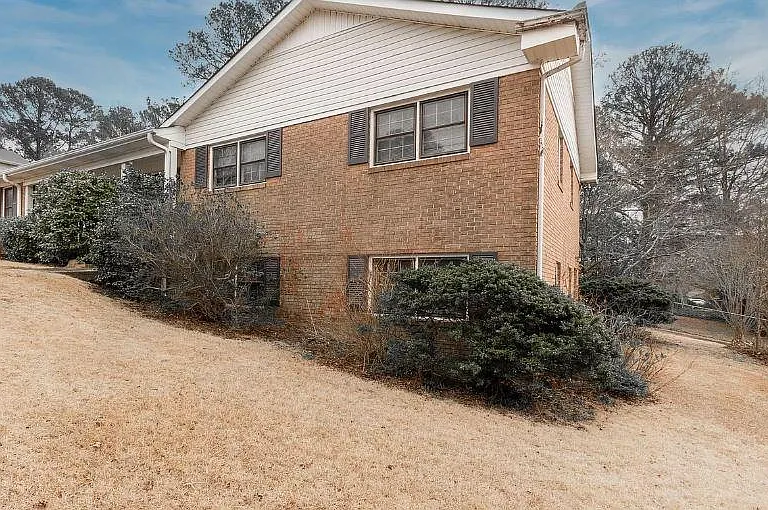 4460 S Beechwood Dr — Photo 2